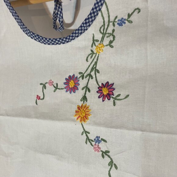 Full White Apron with Blue Gingham Edge and Tea Cup Embroidered Pockets - Picture 6 of 8